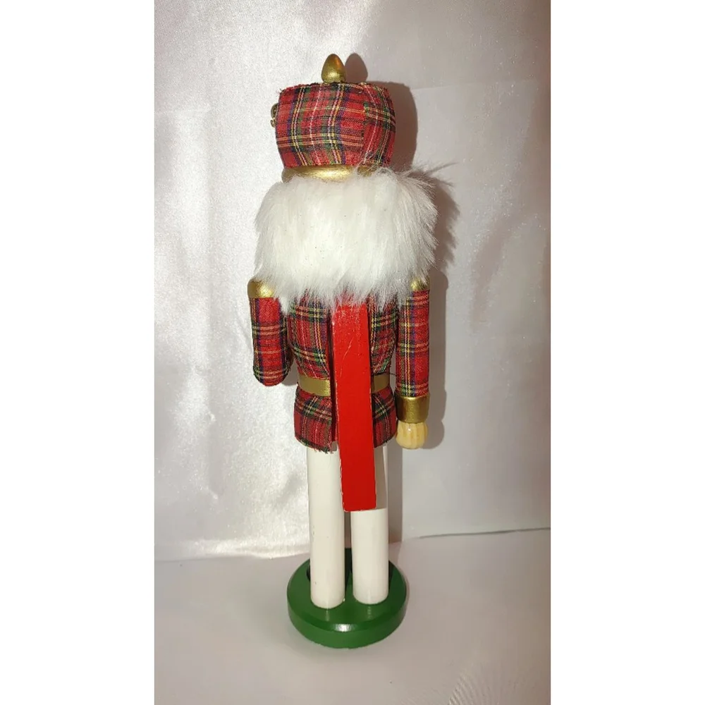 Victoria Hagan 2008 Limited Edition Scottish Nutcracker in Plaid